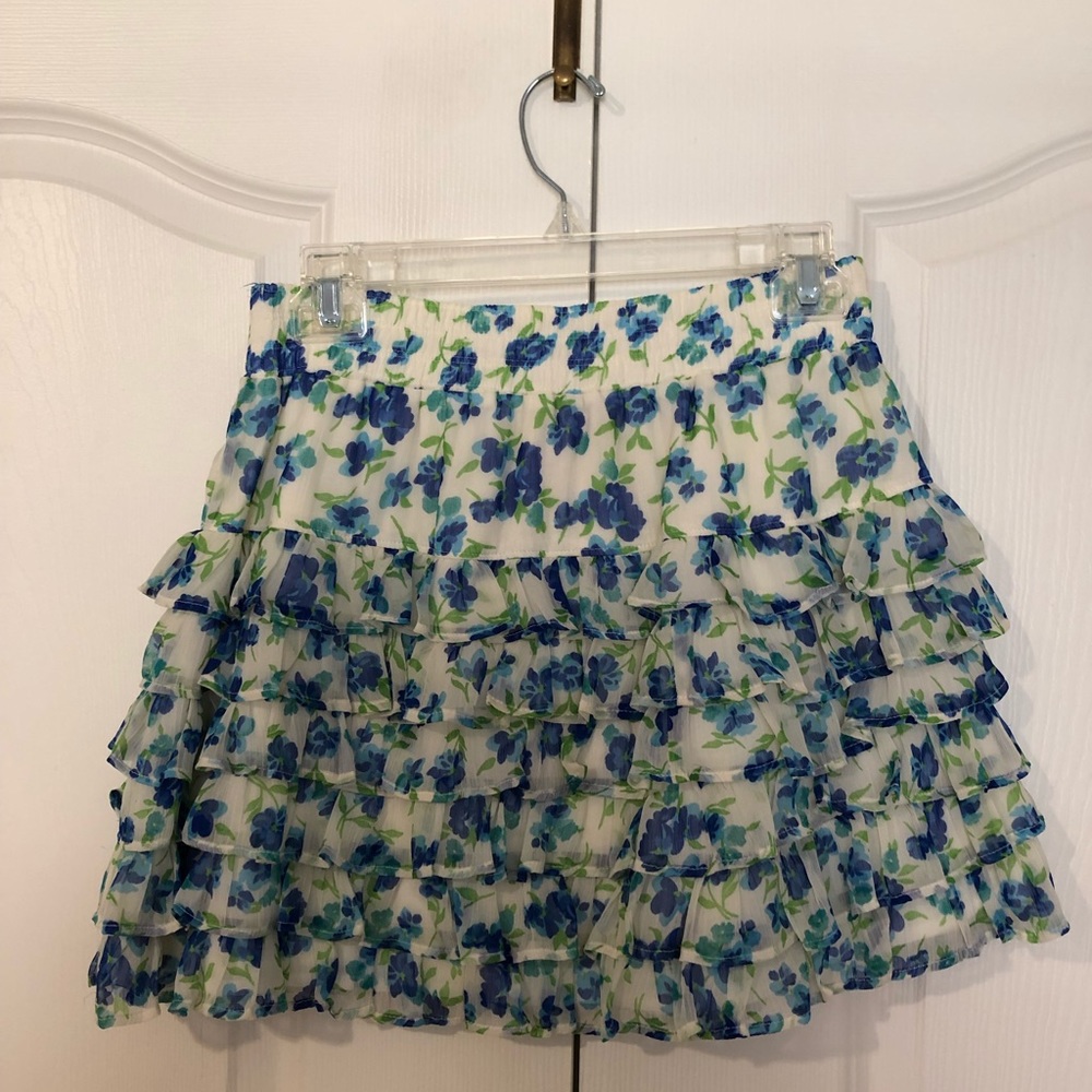 HOLLISTER floral skirt